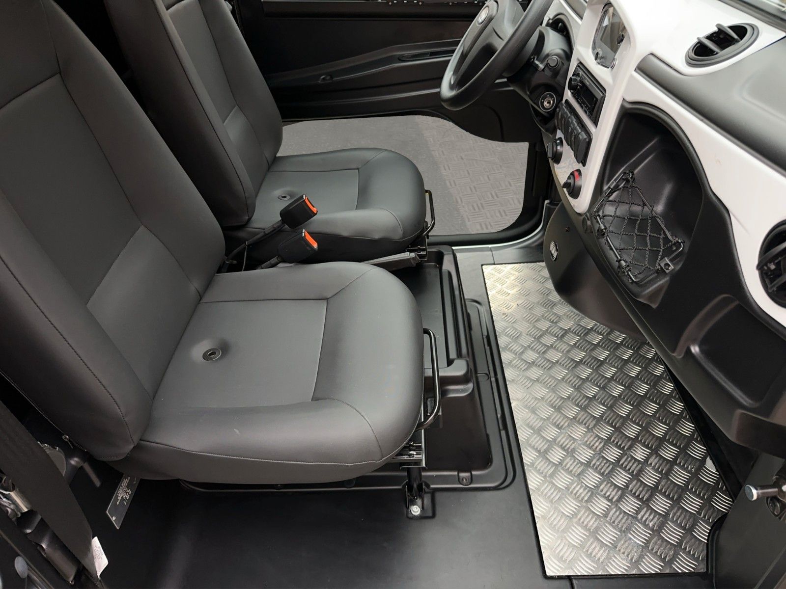 Fahrzeugabbildung Ligier Professional Pulse 4 L3 long N1 9,6 kW
